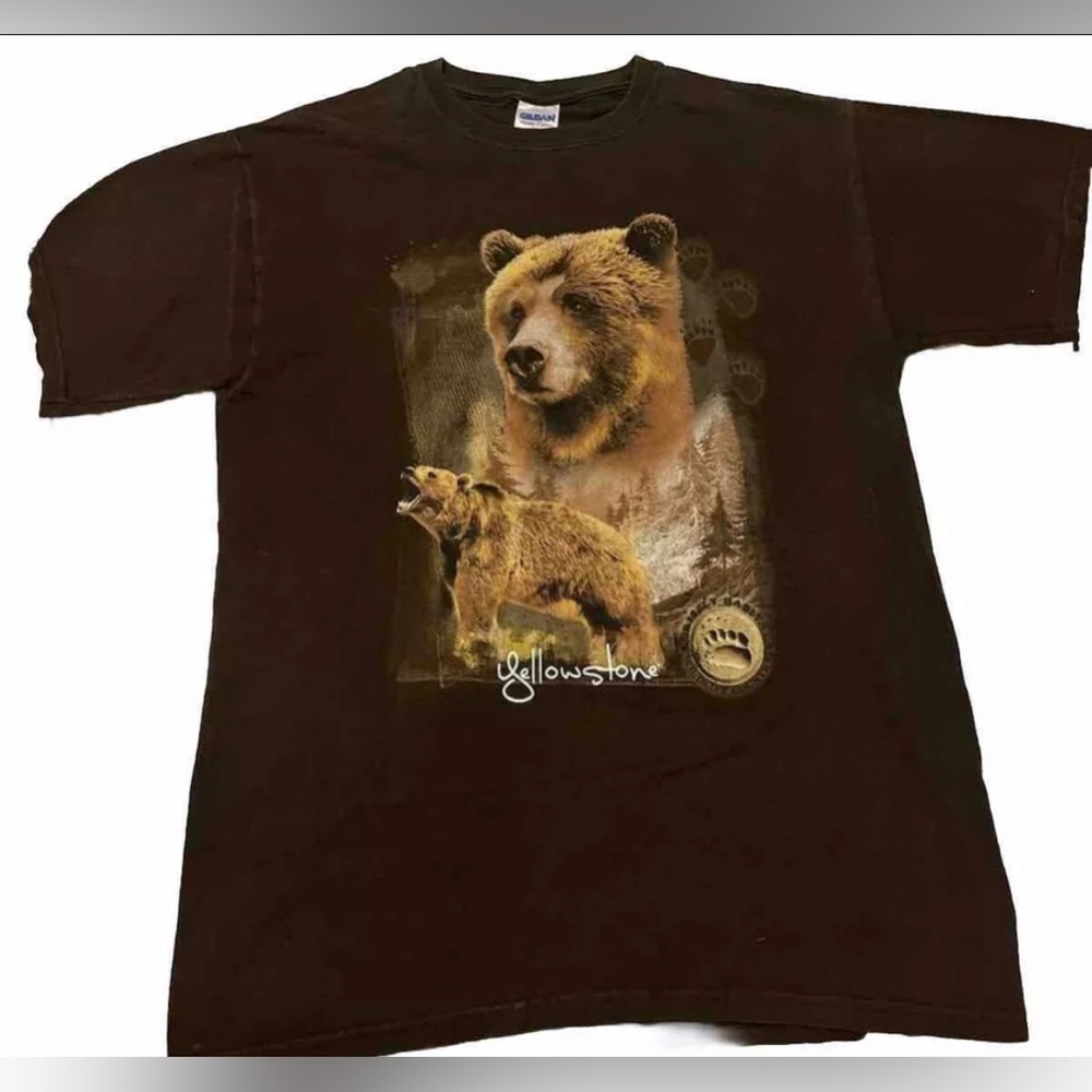 Medium Yellowstone Grizzly Habitat Bear Country Graphic T Gildan Heavy Cotton